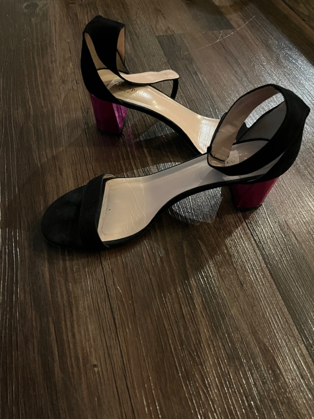 Kate spade 9.5 open toed magenta chunky heel metallic dressy quirky heel